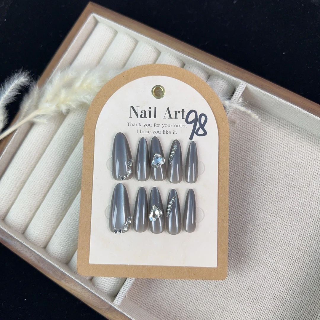 秋冬网红爆款裸色显白猫眼杏仁甲高级感简约可拆卸穿戴甲  98