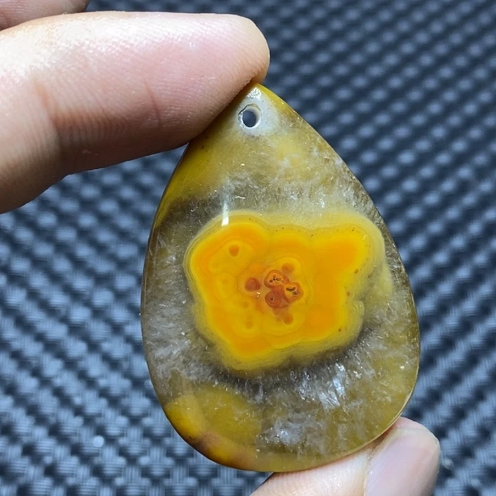 玛瑙/玉髓颈饰未镶嵌是*是