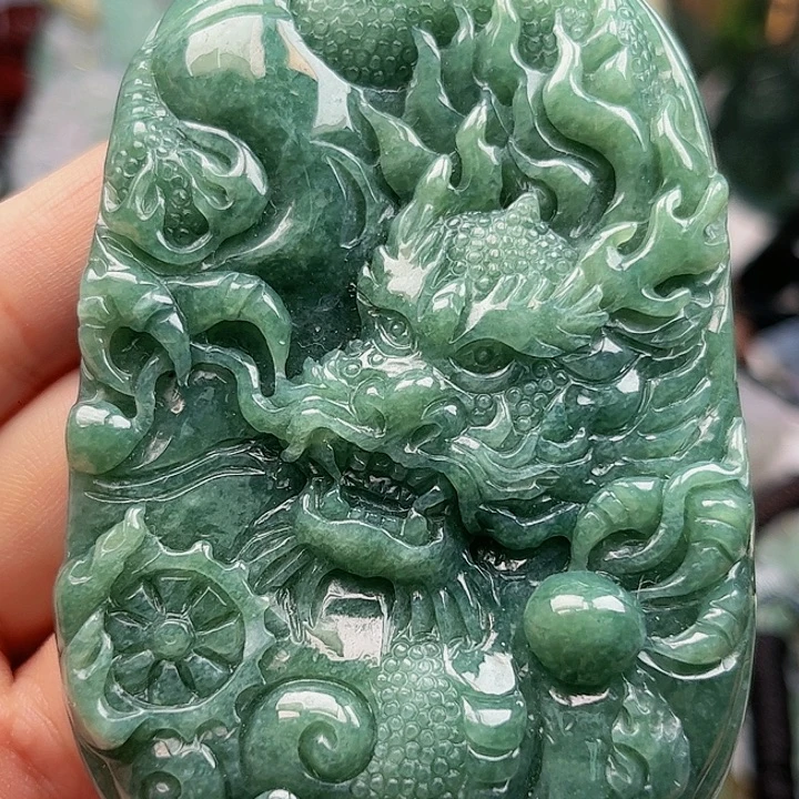 翡翠未镶嵌颈饰挂件