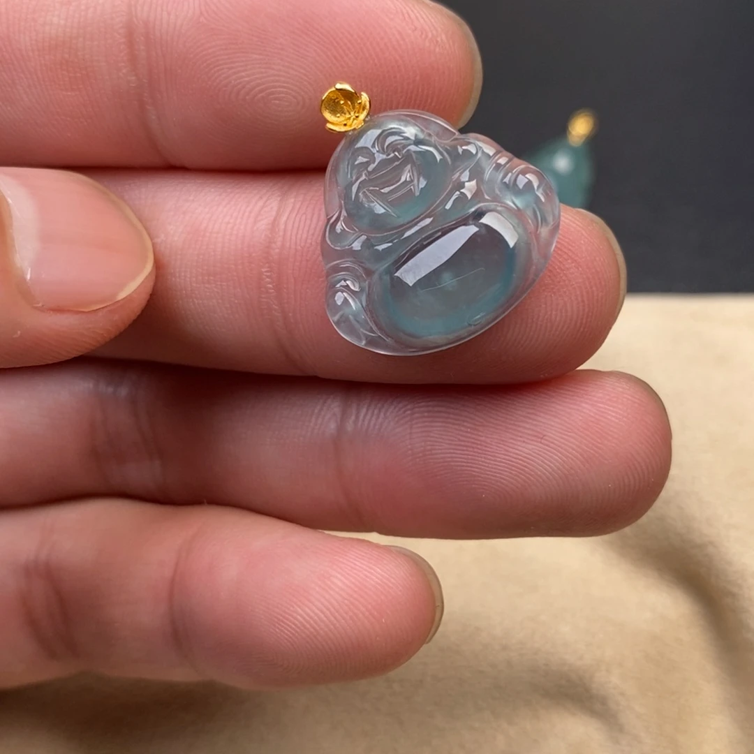 颈饰18K金镶嵌翡翠