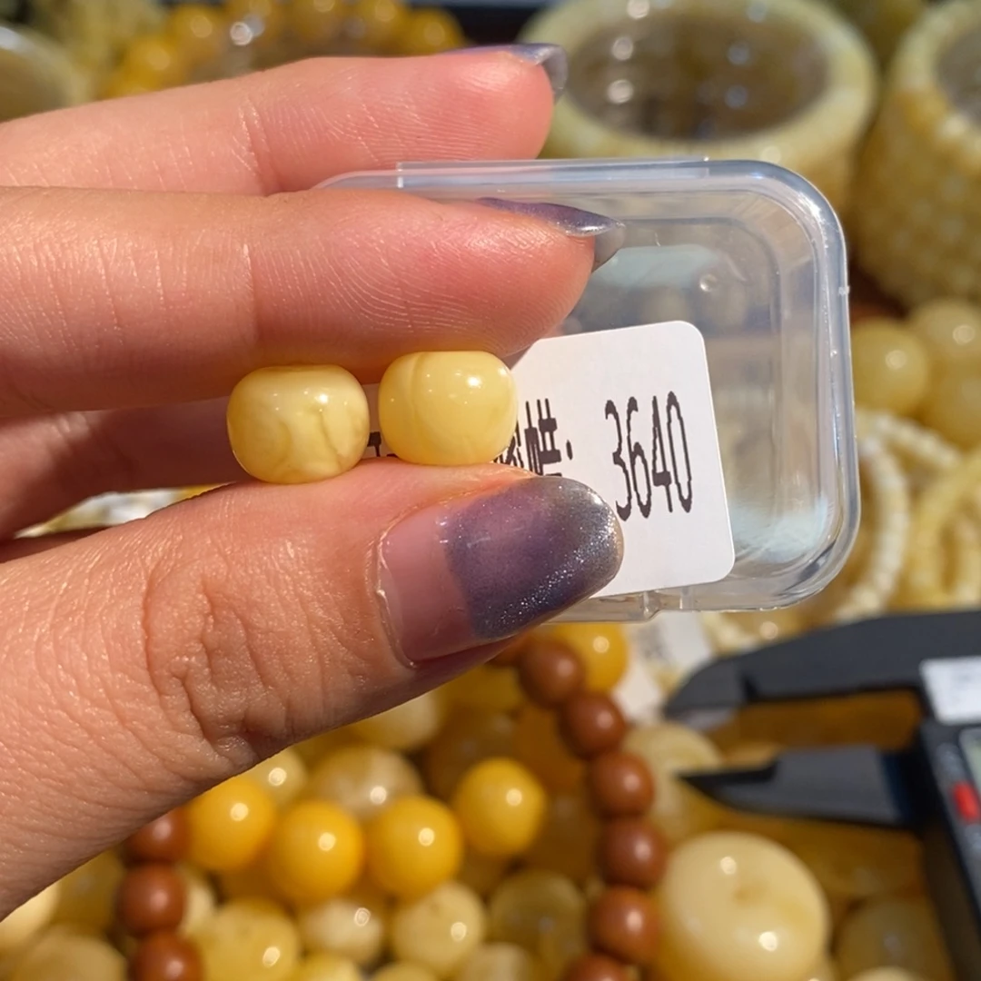 琥珀未镶嵌珠宝奇石3640