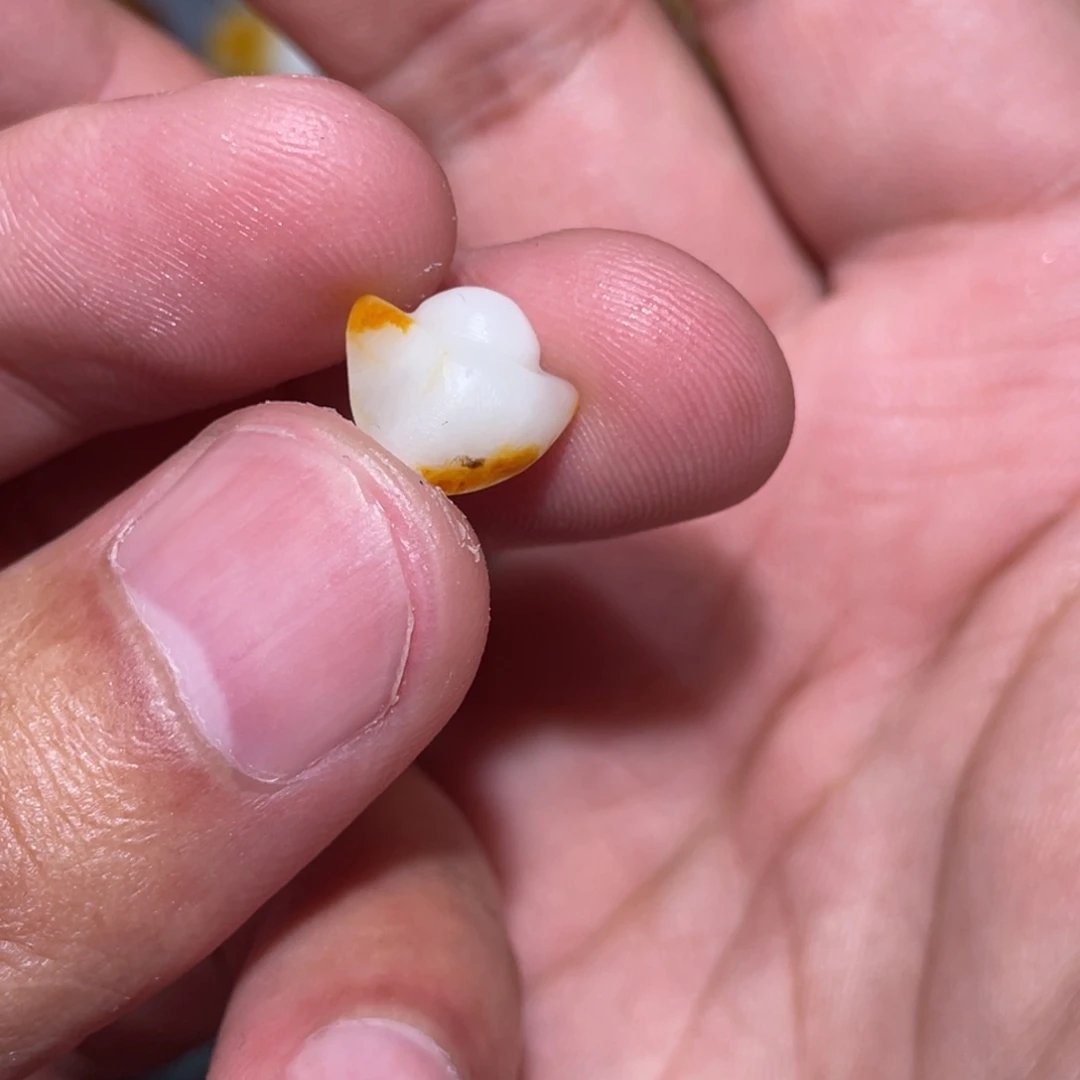 和田玉未镶嵌车挂