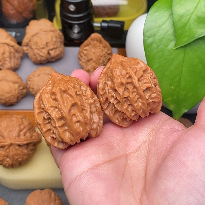 【闪购商品】文玩核桃把件C*大龙