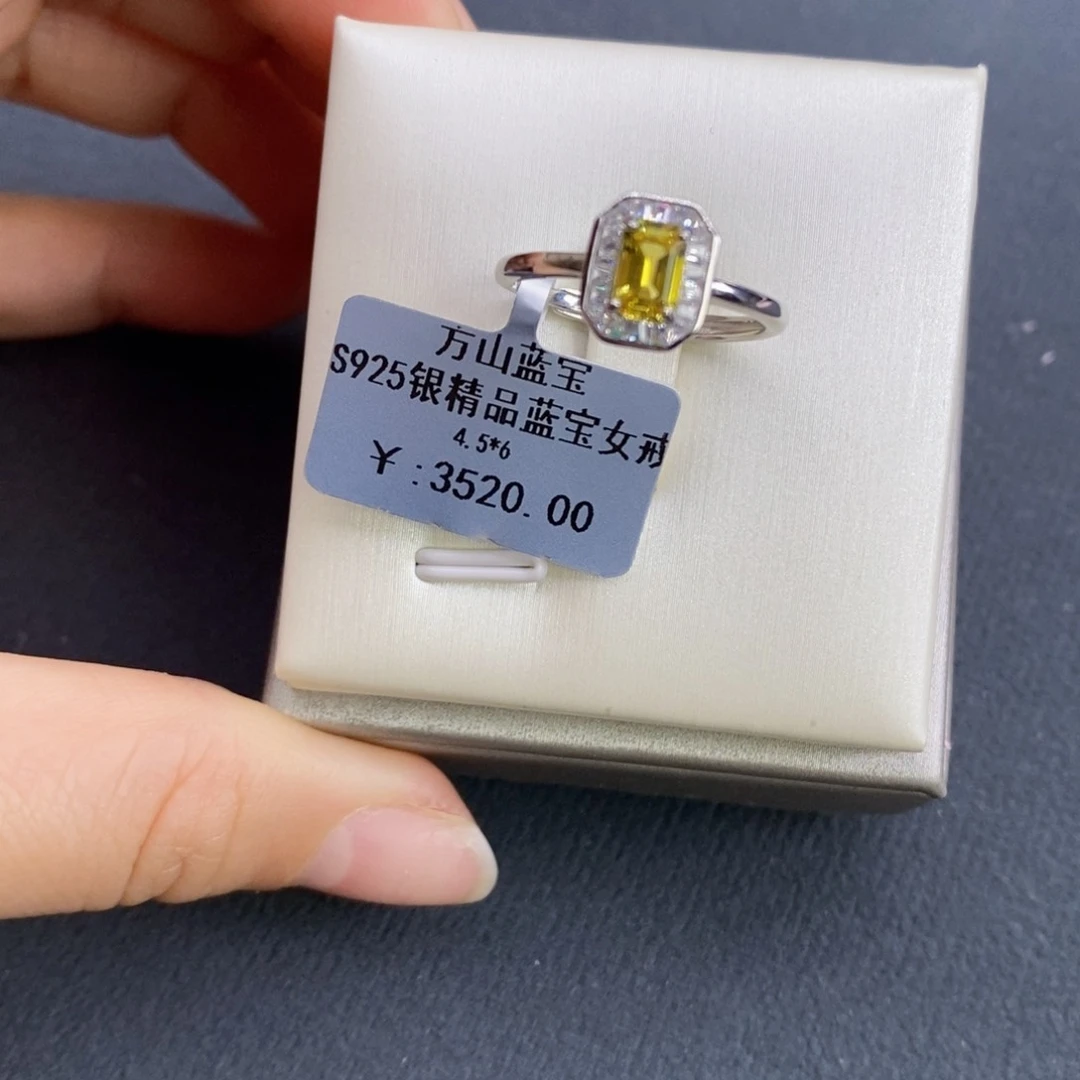 蓝宝石戒指银S925镶嵌l***?