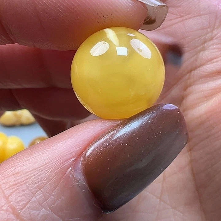 蜜蜡未镶嵌珠宝奇石