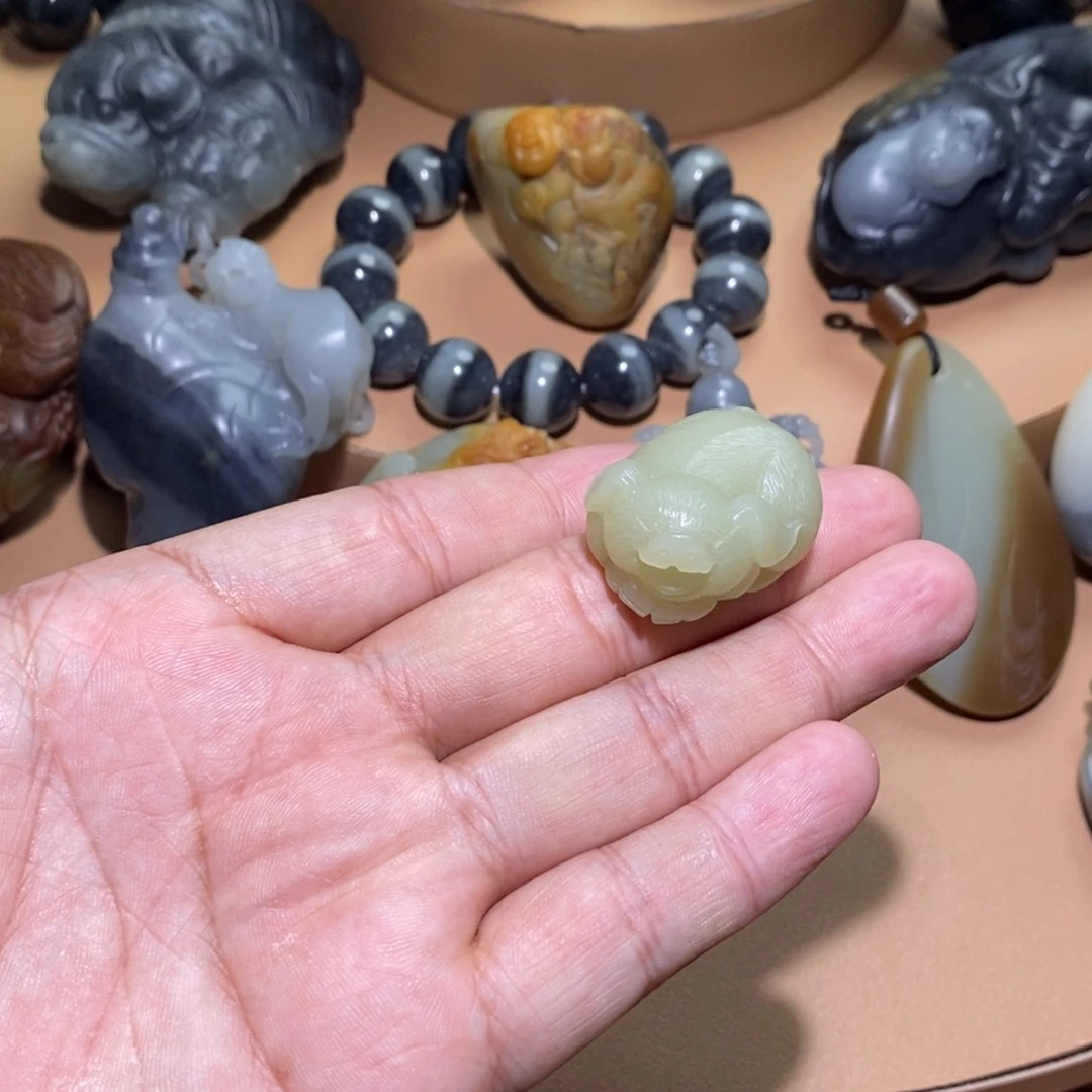 未镶嵌和田玉挂件