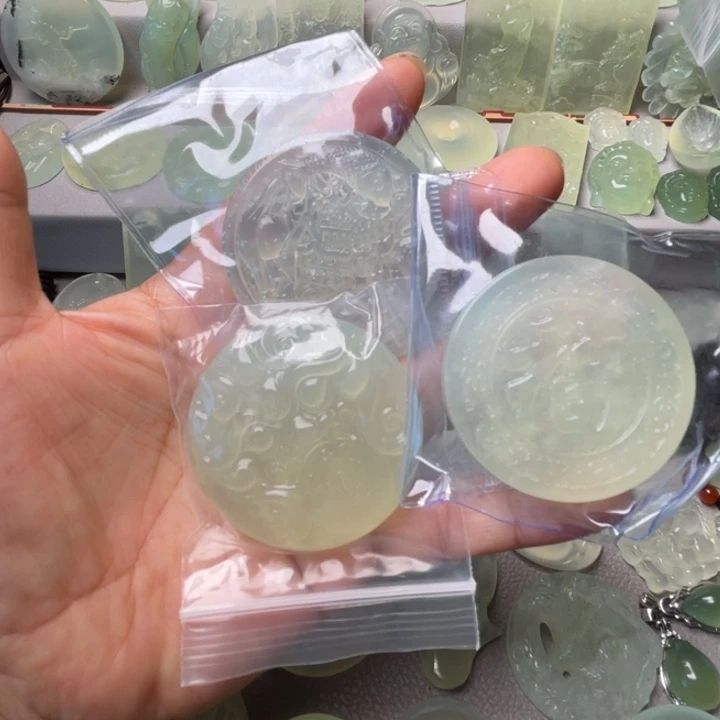 细***蒙岫玉未镶嵌吊坠(赠链)