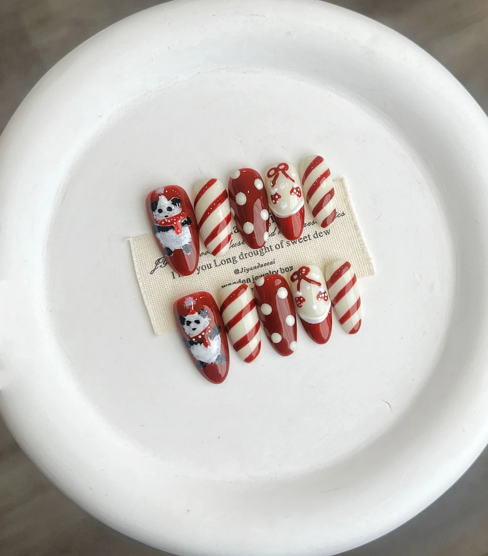 【国宝特工】珍珍手工穿戴甲新年氛围感手绘可爱熊猫可拆卸美甲贴片