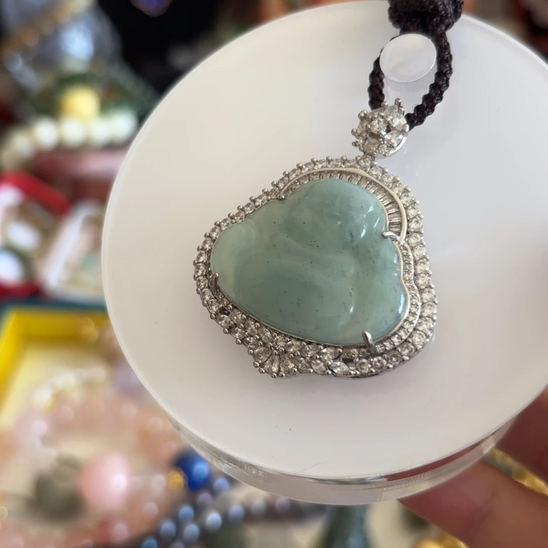 翡翠未镶嵌颈饰82115