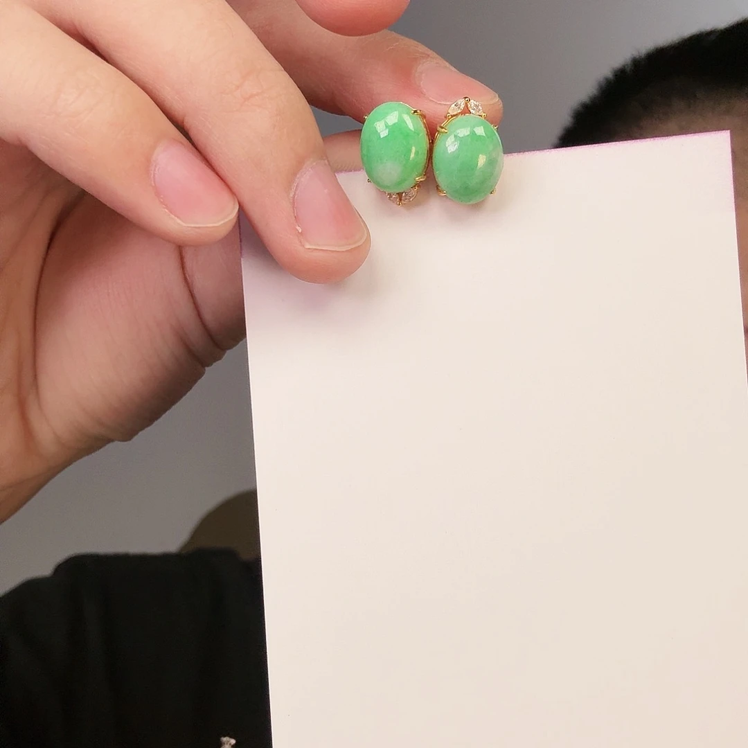 翡翠颈饰未镶嵌一对