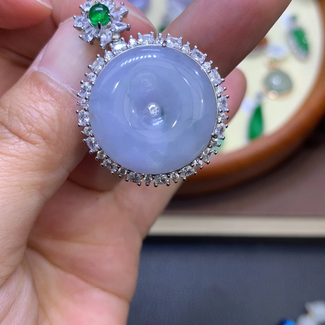 翡翠颈饰银S925镶嵌翡翠吊坠