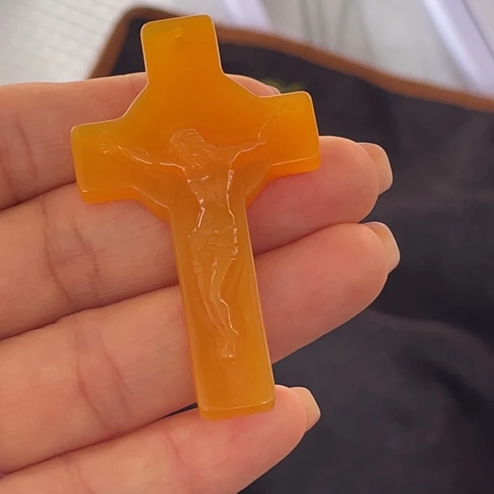 未镶嵌石英质玉（黄龙玉）挂件