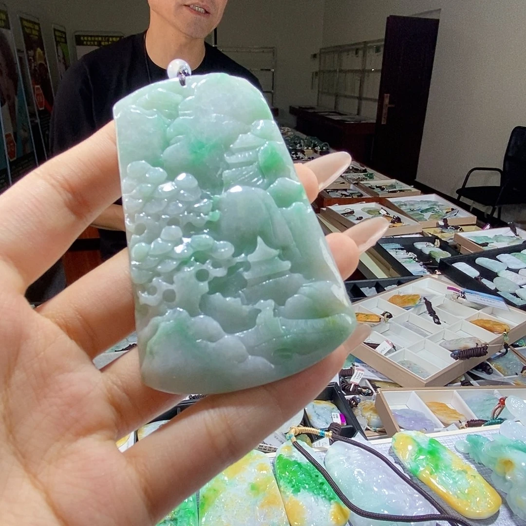 翡翠未镶嵌颈饰翡翠