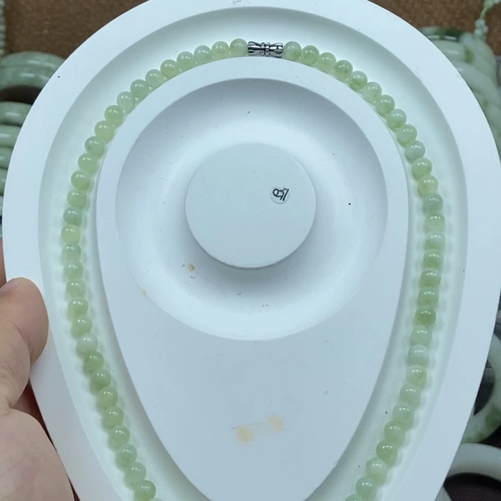 蛇纹石玉未镶嵌手链