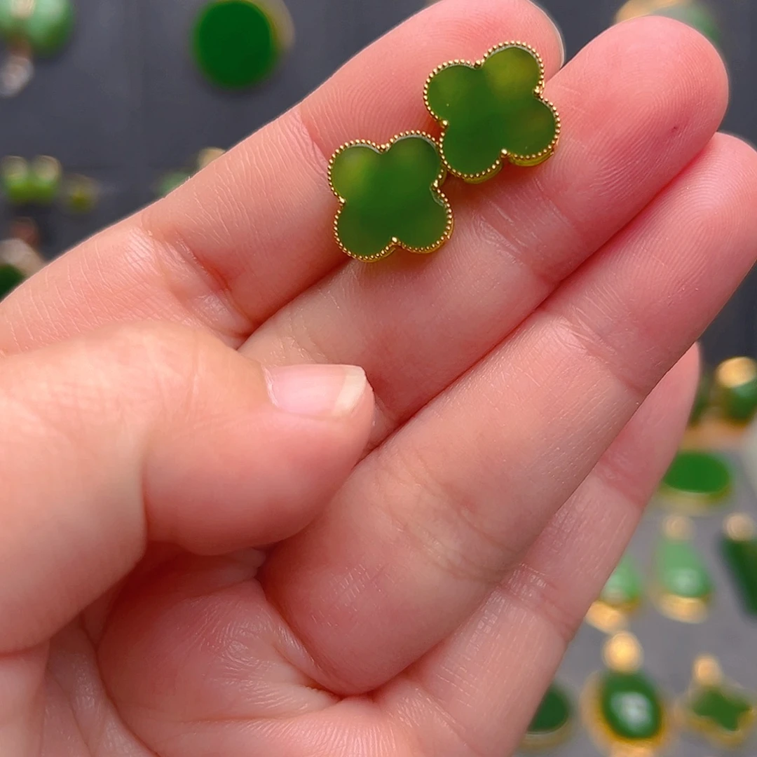 和田玉18K金镶嵌耳饰