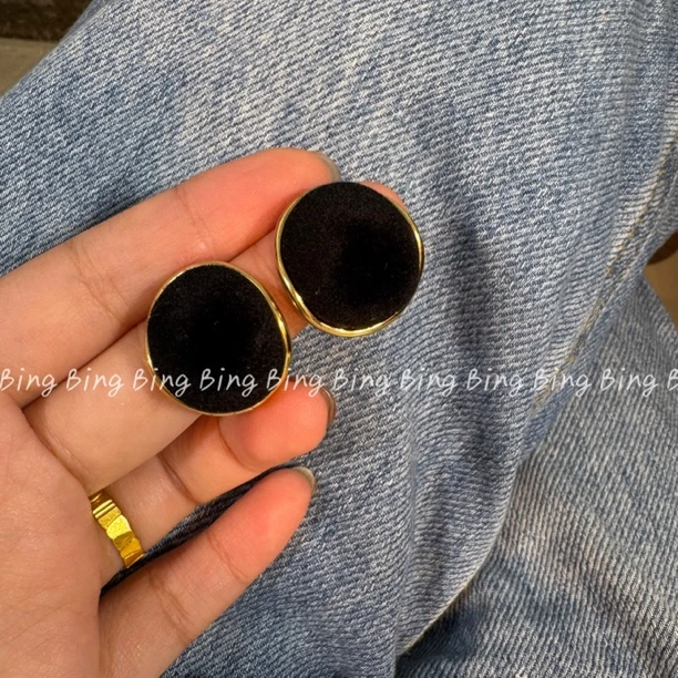 铜合金耳饰 黑C~丝绒极简夸张气质百搭高级显瘦女人味耳钉 A57