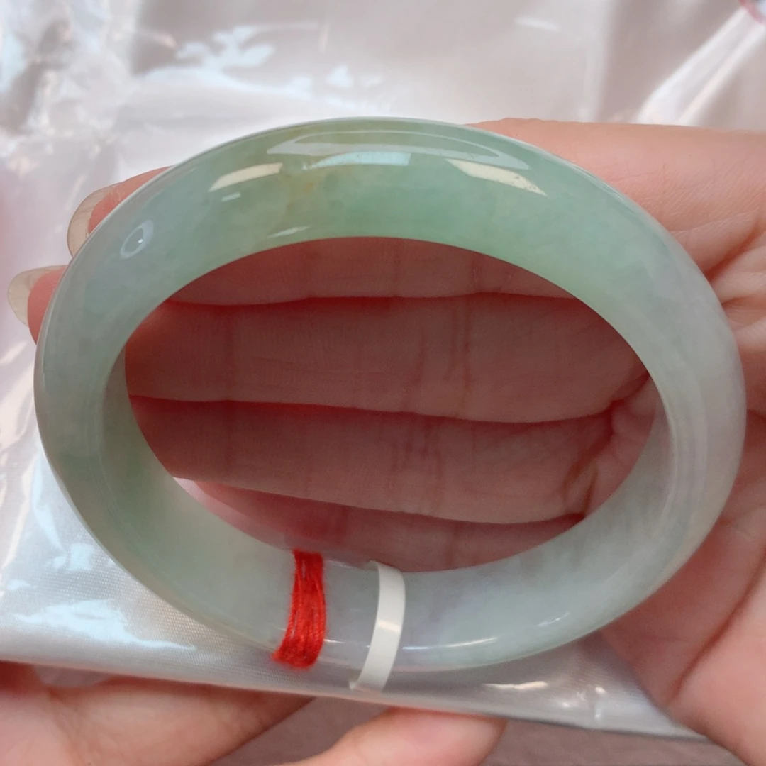 翡翠手镯未镶嵌57圈