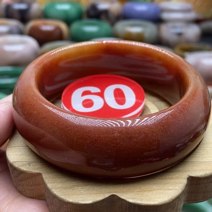 未镶嵌手镯石英质玉