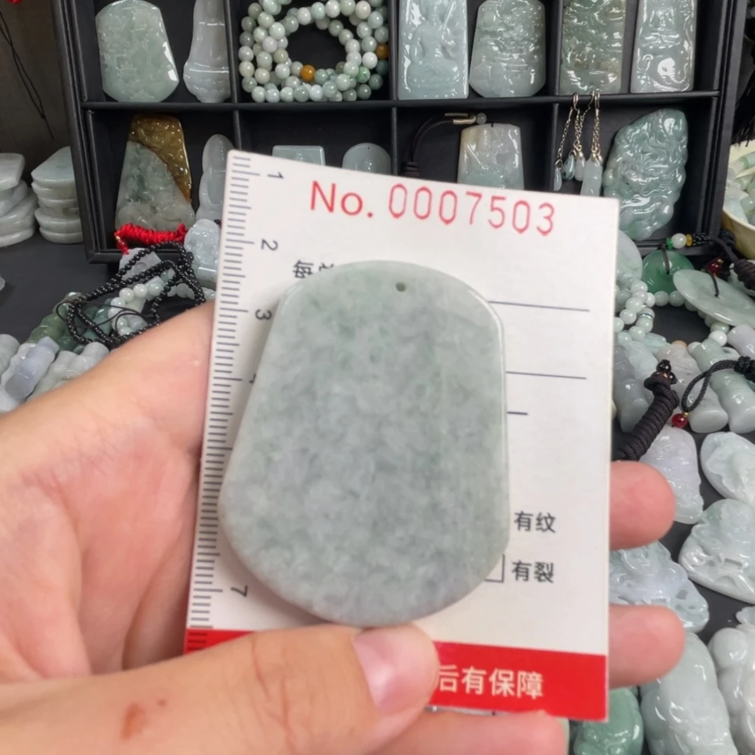 吊坠(不含链)未镶嵌翡翠微瑕