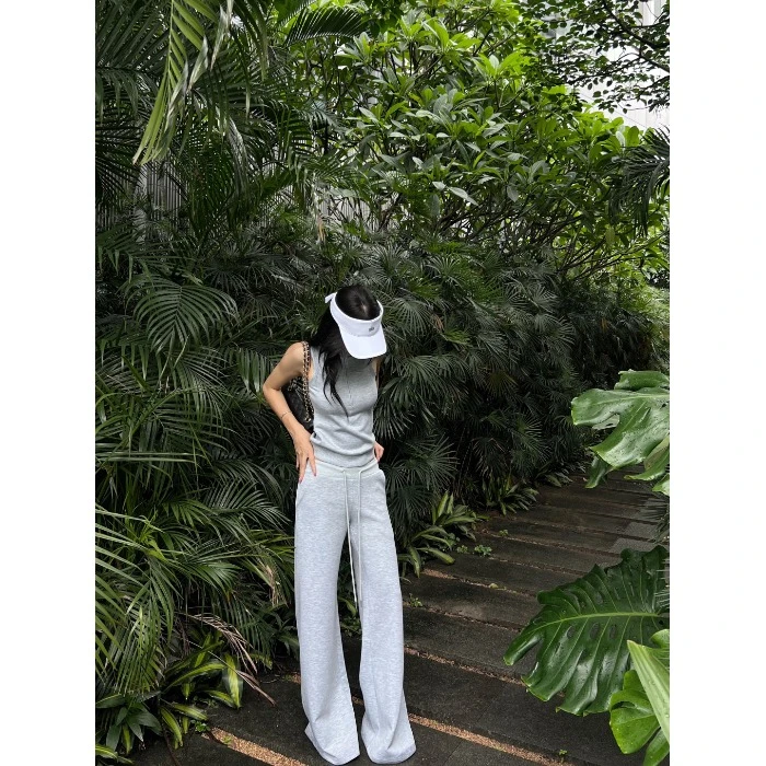 休闲运动套装修身灰色无袖针织T恤女夏季高腰微喇叭阔腿裤两件套