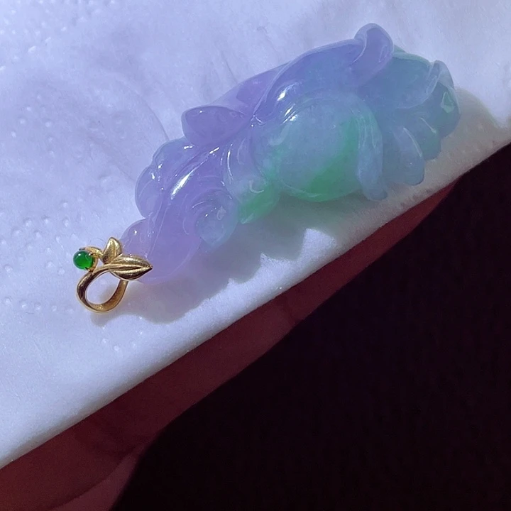 翡翠18K金镶嵌颈饰翡翠