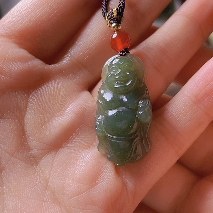 未镶嵌岫岩河磨玉（透闪石质玉）把件