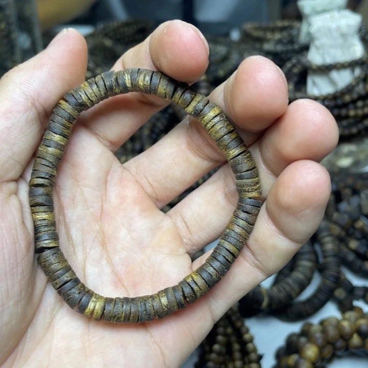 沉香沉香碎屑+沉水浮0.6片片珠单圈4.5克加