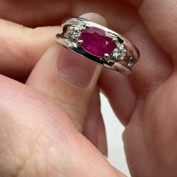 戒指红宝石未镶嵌