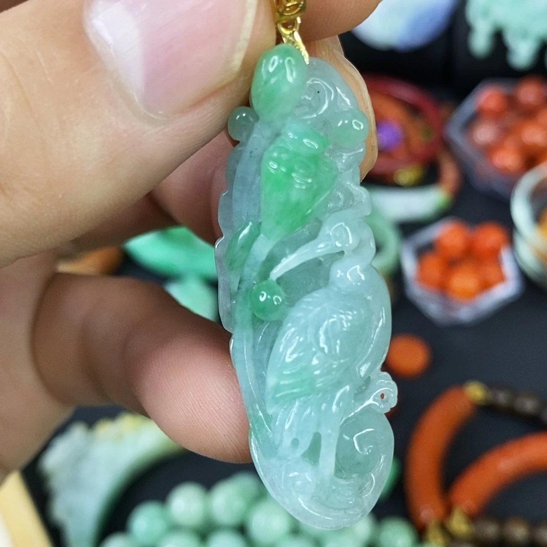 翡翠未镶嵌颈饰吊坠