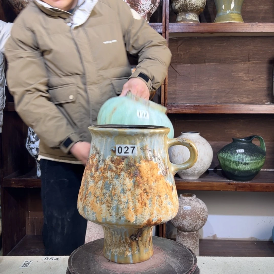 摆件27花瓶LNG加气站附近，现在