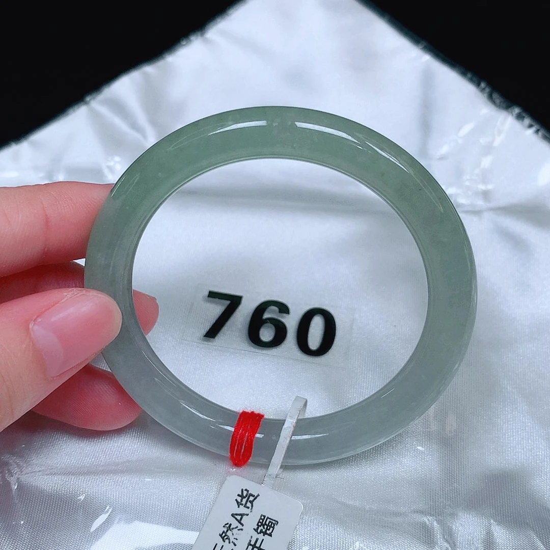 未镶嵌手镯(圆镯)翡翠