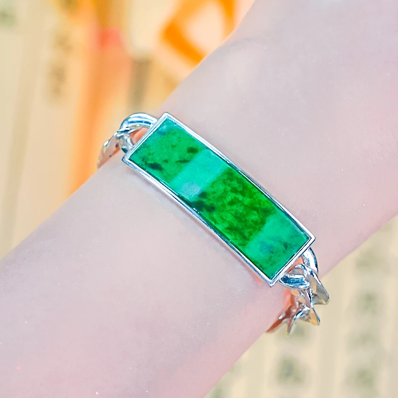 天然翡翠A货银镶嵌时尚精致环环相扣设计辣绿翡翠无事牌手链