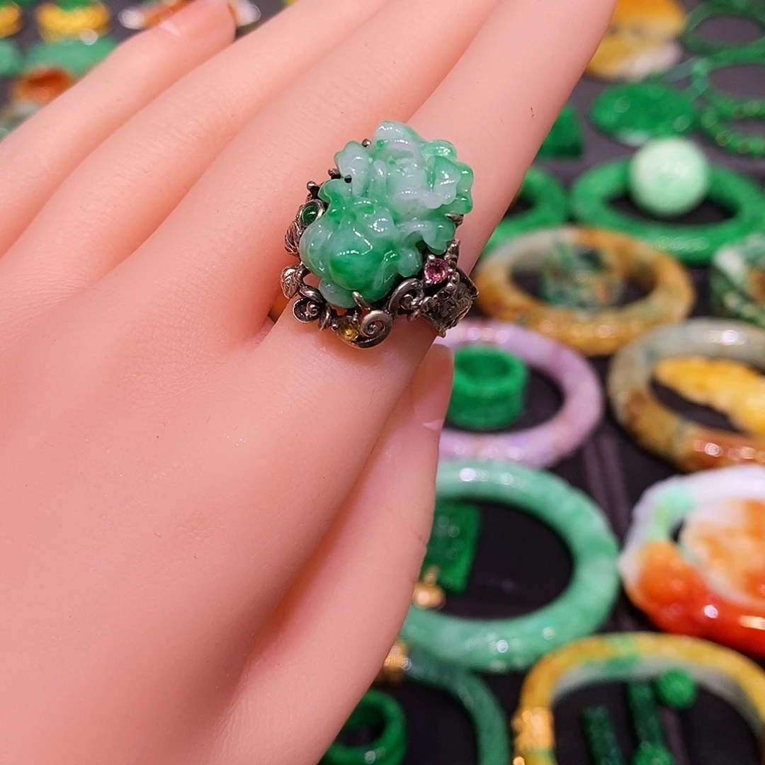 翡翠未镶嵌戒指翡翠