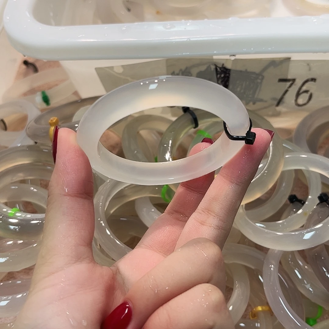 玛瑙/玉髓未镶嵌手镯A093