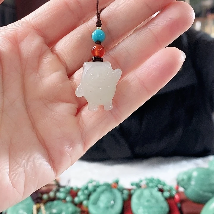 密玉（石英质玉）颈饰未镶嵌