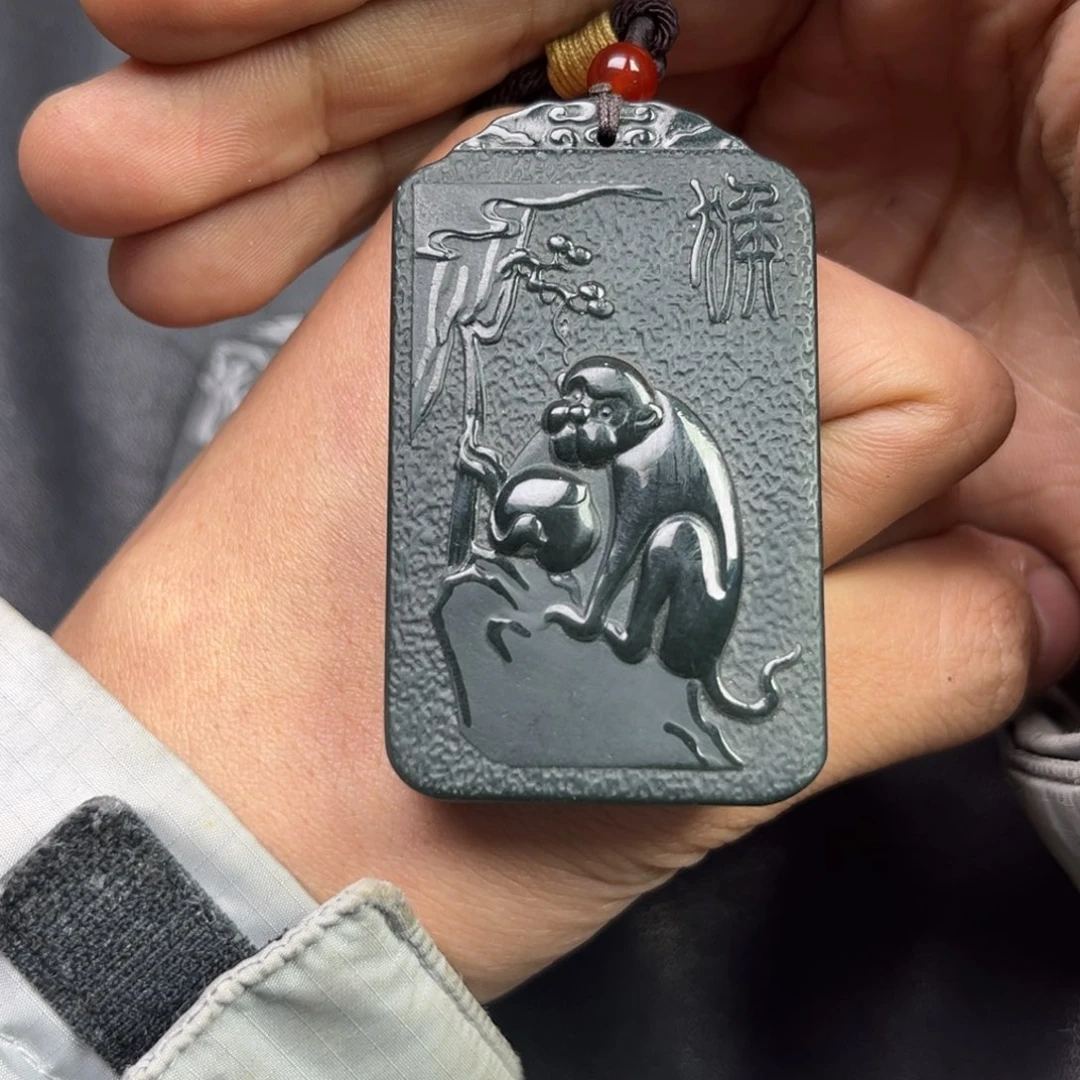 和田玉颈饰未镶嵌多样性钢板料新疆黑油青守护神猴