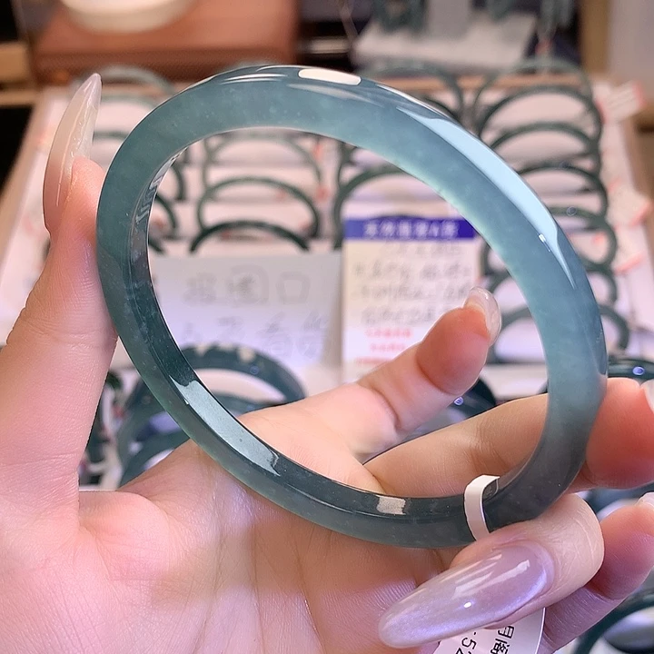 翡翠未镶嵌手镯6667