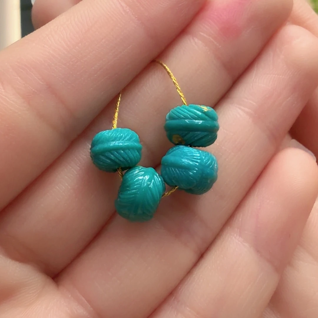 绿松石未镶嵌颈饰