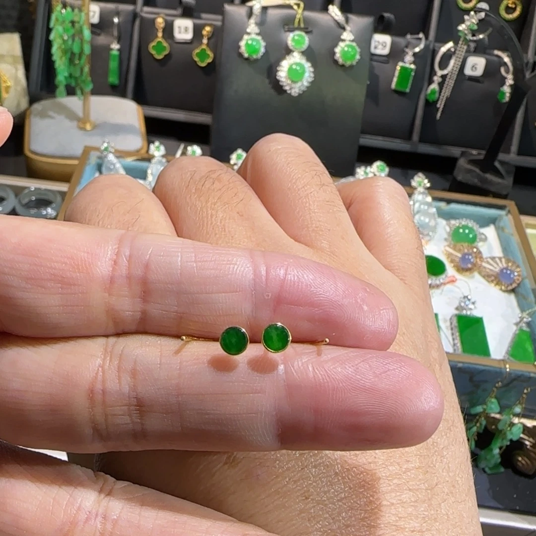 翡翠18K金镶嵌颈饰耳钉