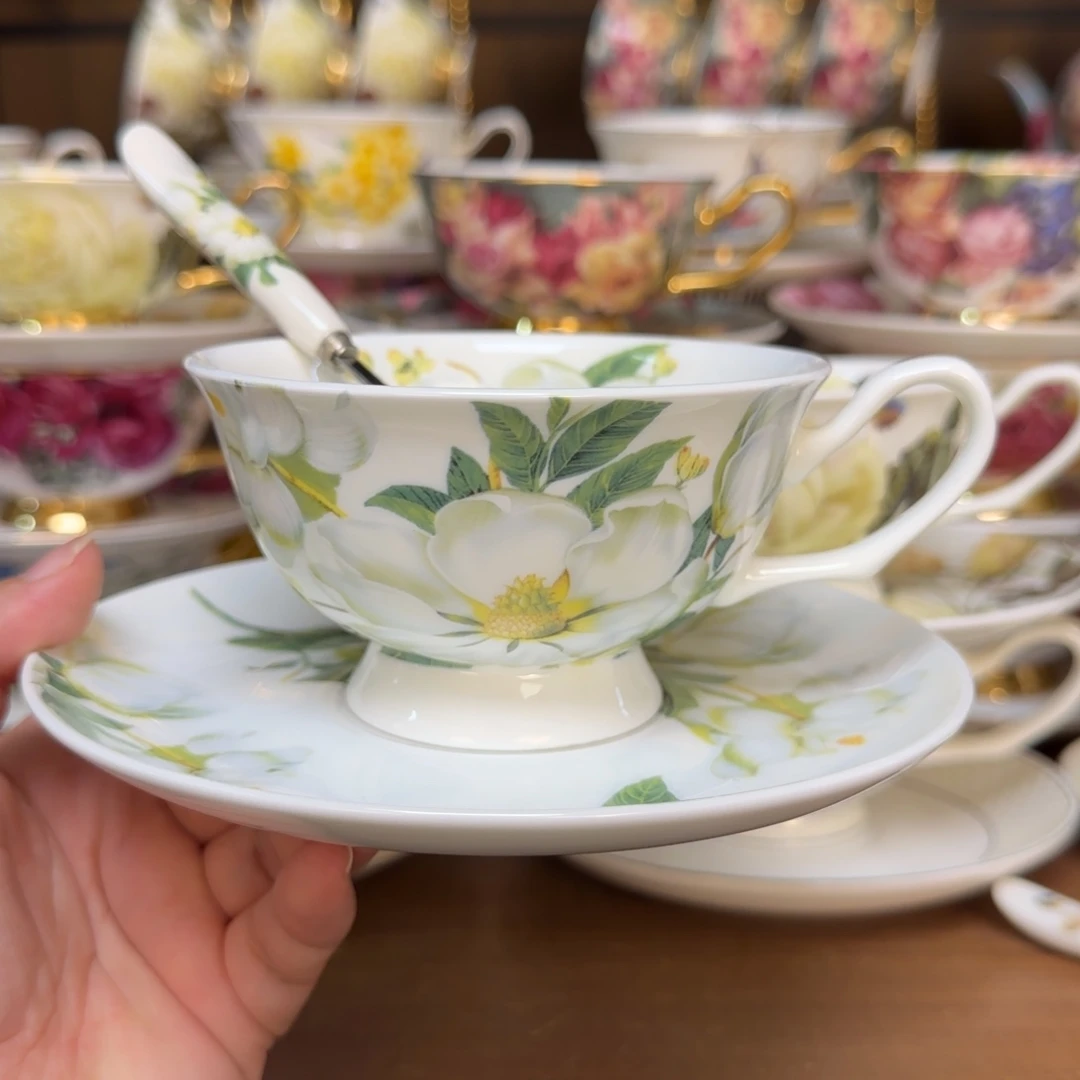 45%以上骨粉骨瓷素雅茶花一杯一碟一勺快递装（拍两套送杯架）