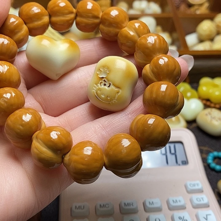 C***)手串猴头核桃爱心 KT 彩流苏蕾丝