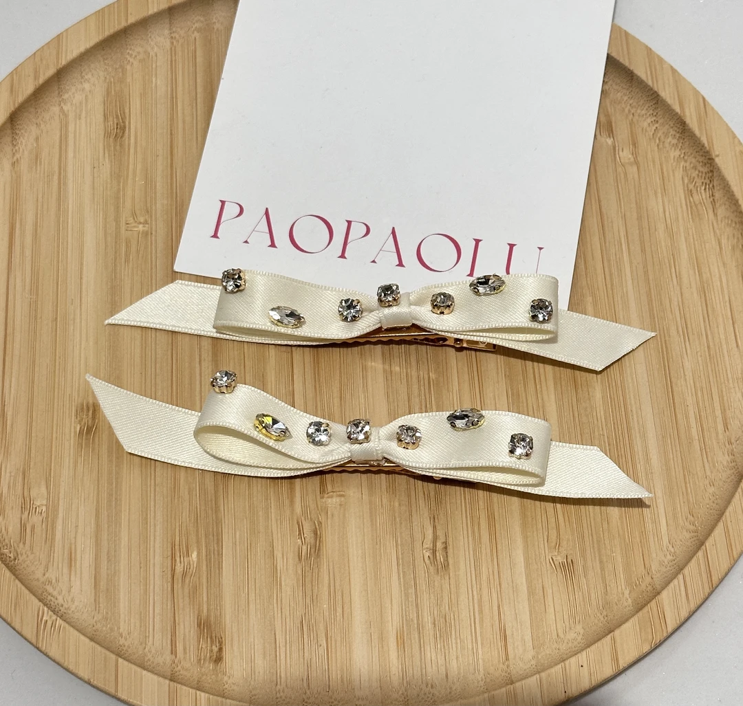 217-3米色发卡一对