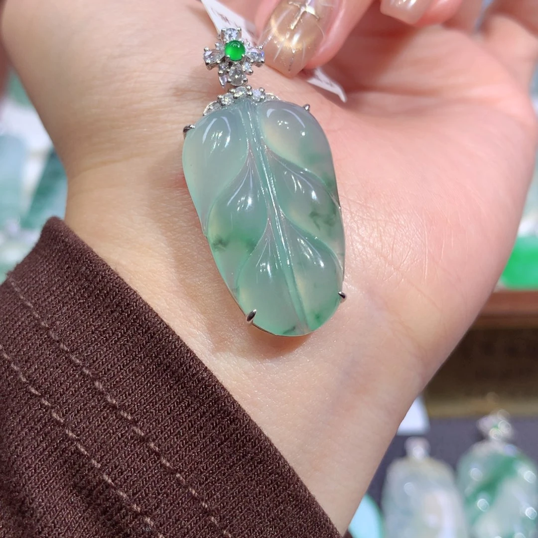 吊坠(不含链)18K金镶嵌翡翠