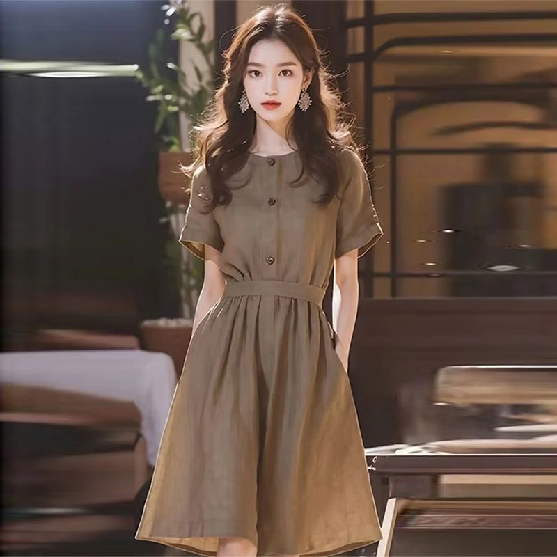 2025新款小个子夏季法式连衣裙棕色短袖气质收腰显瘦高级梨形裙子