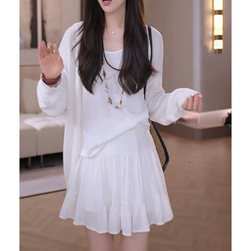 25新款纯色百搭开衫+透气百搭背心+显瘦高腰裙裤三件套LK2503689