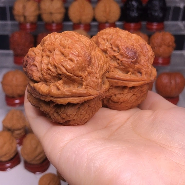 文玩核桃吊坠16虎头51尺