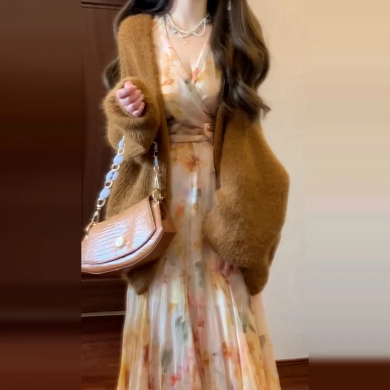 5853入春高级感穿搭碎花连衣裙子一整套女装新款法式温柔气质长裙