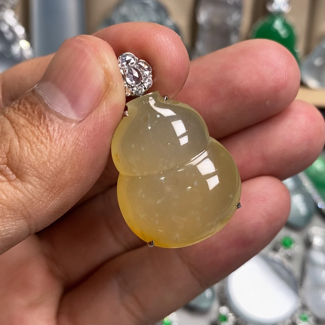 翡翠吊坠(不含链)18K金镶嵌