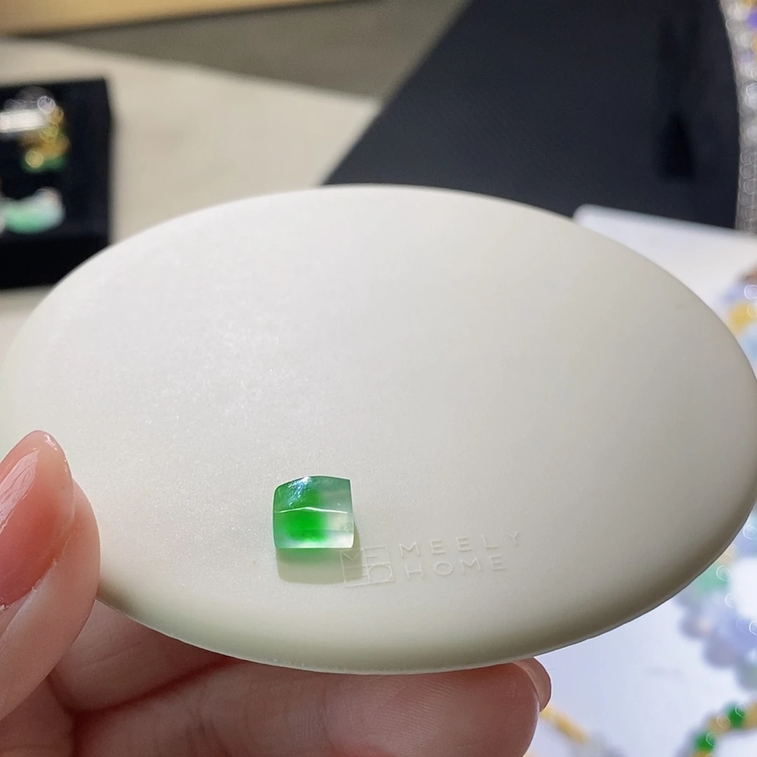 翡翠把件未镶嵌随行