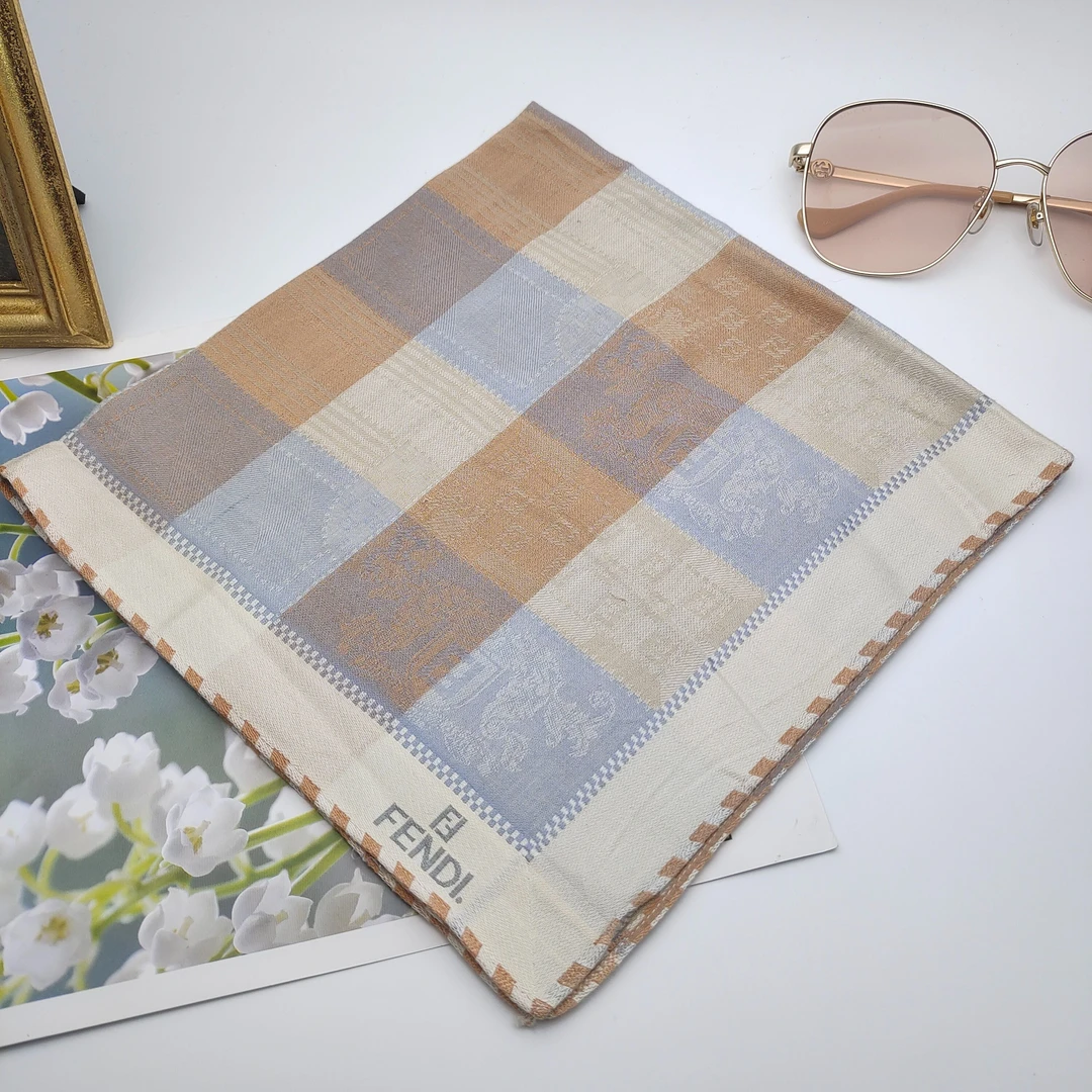 99新 FENDI/芬迪 潮奢 芬迪丝巾/yy00116